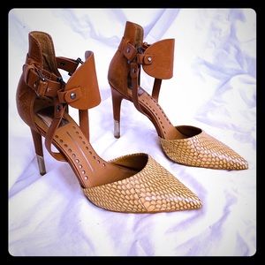 Snakeskin leather heels with a little edge! Sz 10